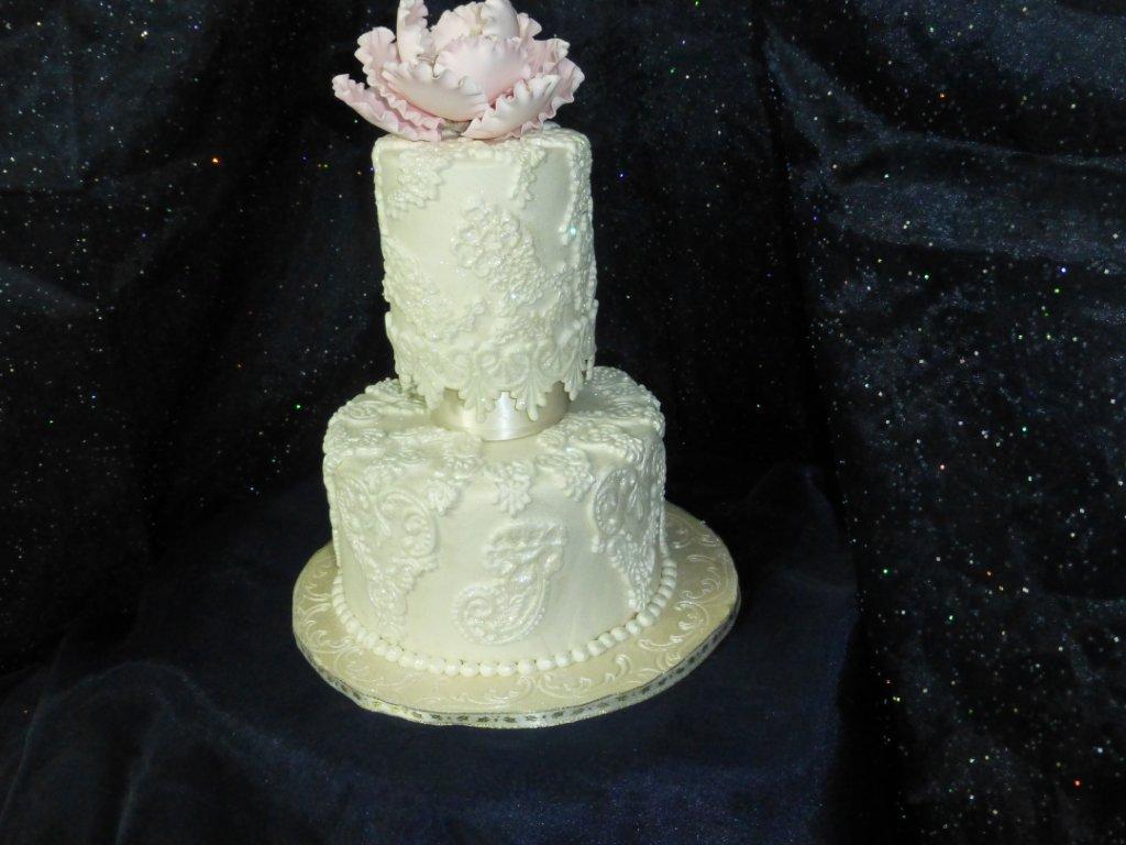 Elegant Lace Wedding Cake