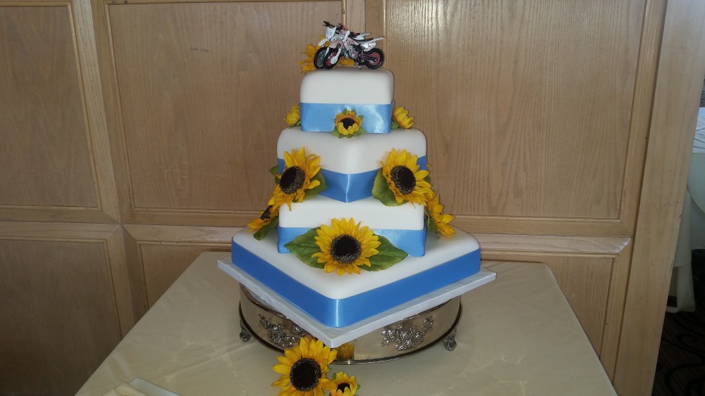 Sunflower Country Wedding Cake